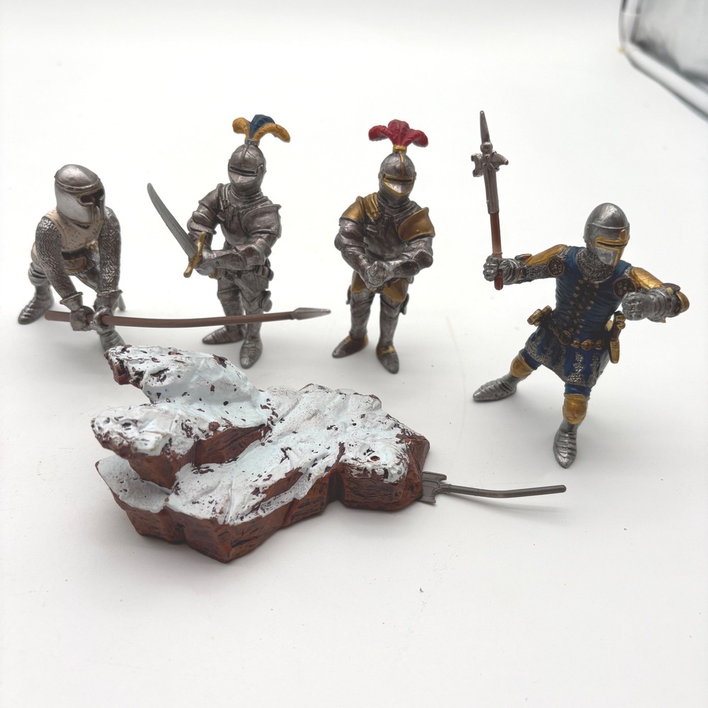 Schleich Medieval Knights Figures 2003 Set of 4 with 2007 TMP Snow Rock Base